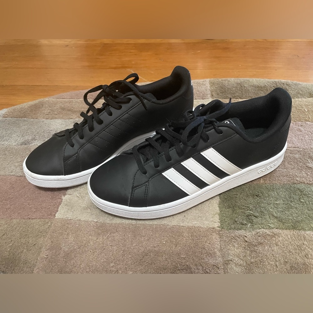 Adidas Sneakers